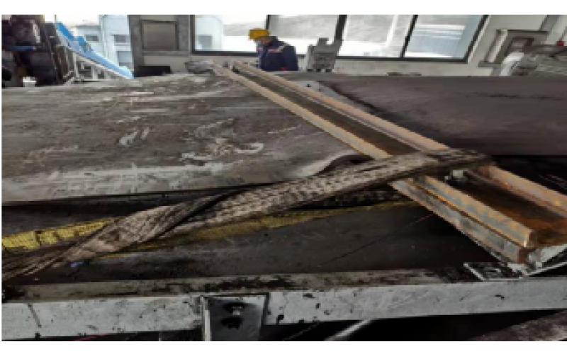 KWZK科技股份有限公司钢丝输送带硫化机胶接工艺流程分享